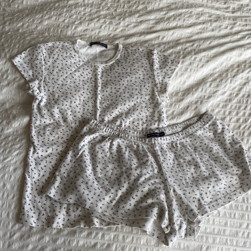 Brandy Melville floral set